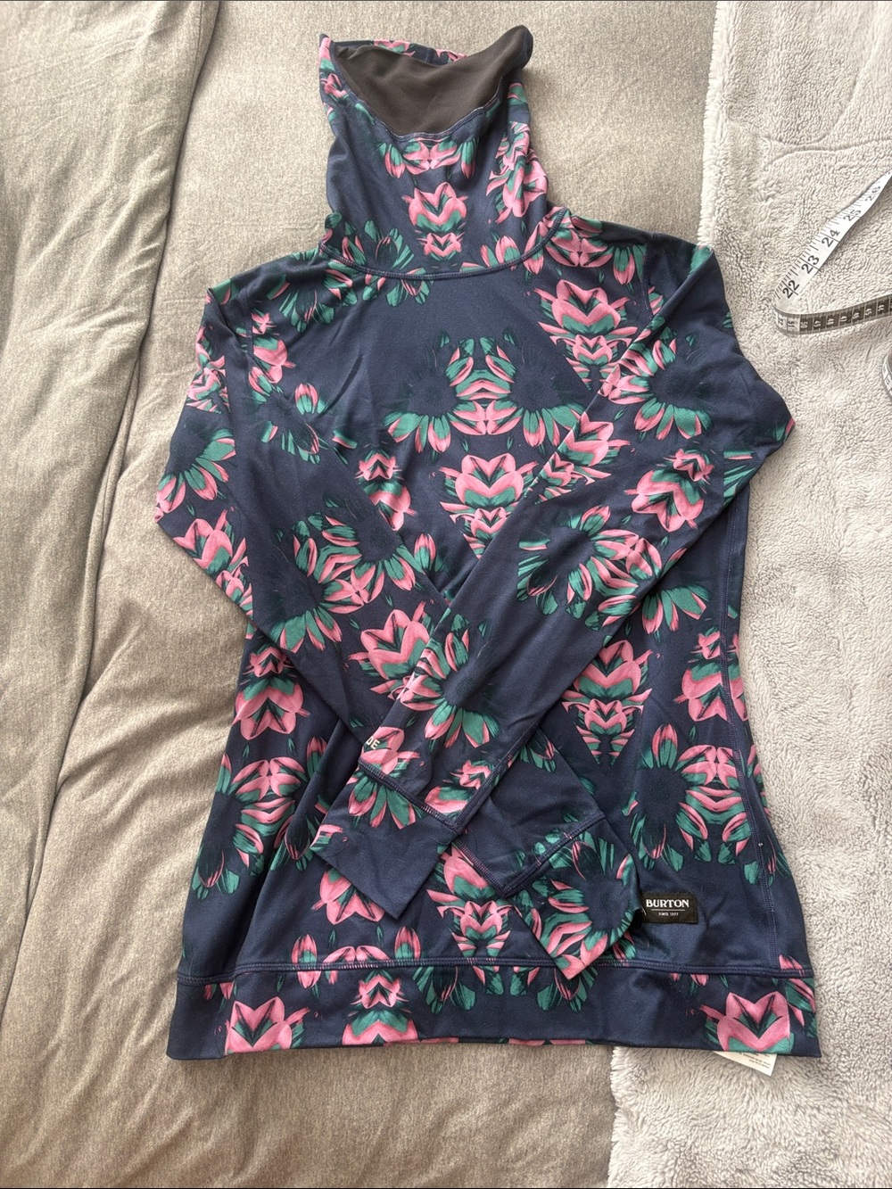 EUC Burton Navy Floral Ski Pullover with Pink & Green Print Size M